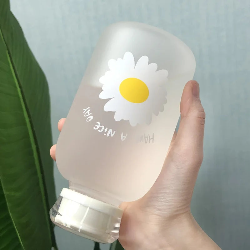 480Ml Water Bottle Small Daisy Milk Juice Cute Kawaii Frosted Glass Bottle with Straw Drinking Cups with Scale 2 Lids