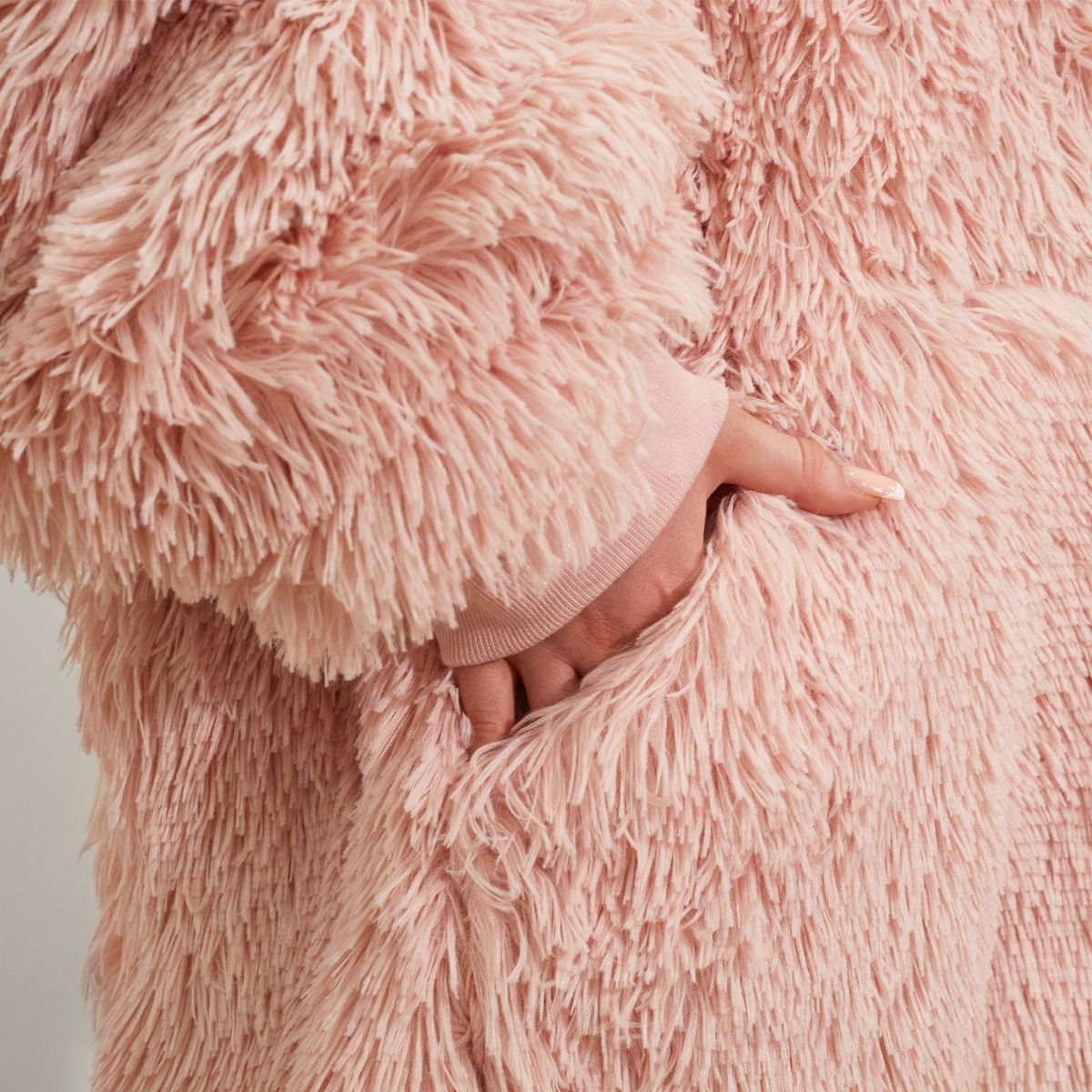 Sienna Fluffy Hoodie Blanket - Luxuriously Cozy Sherpa-Lined Comfort